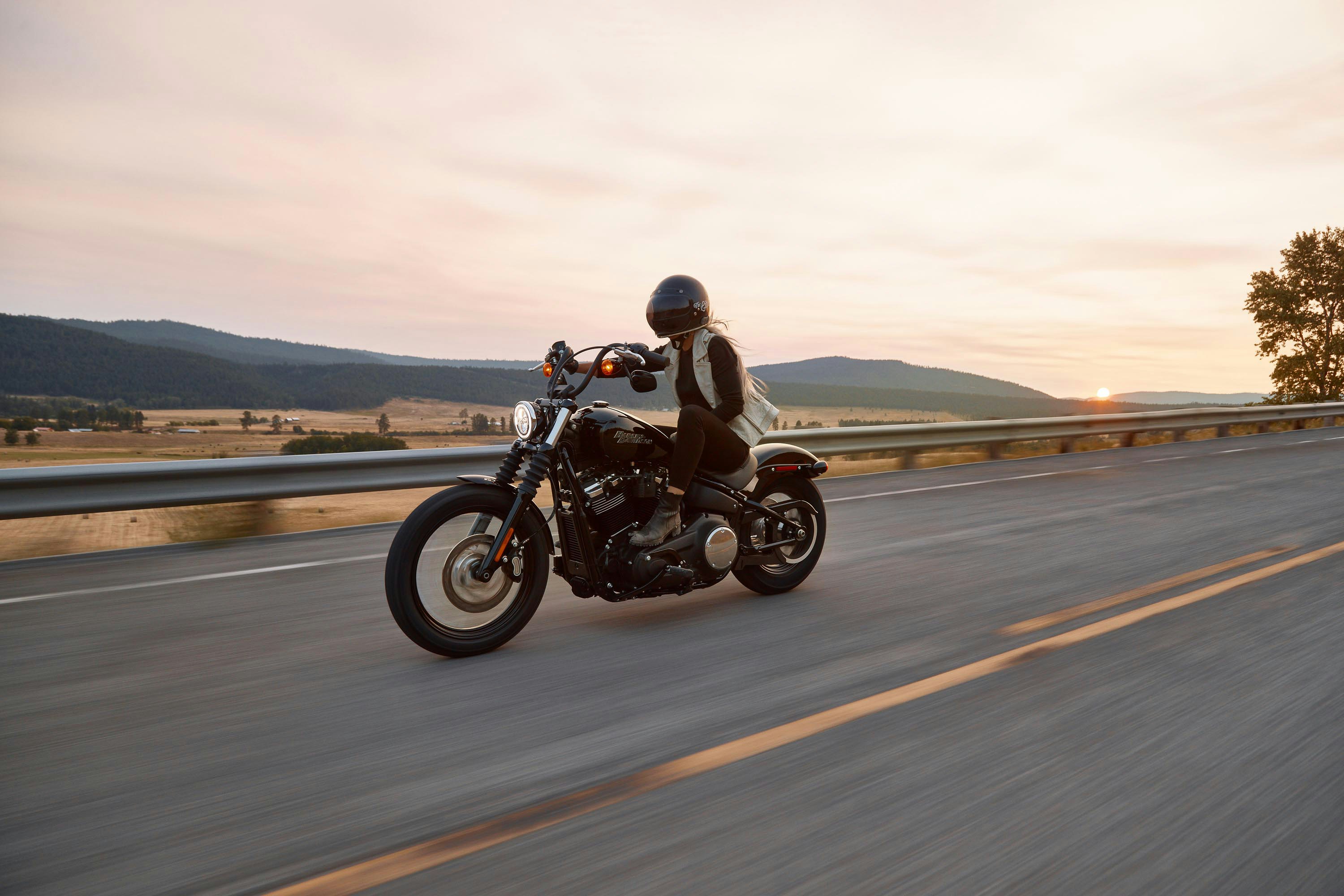 Motorcycle available for rent soon on Rantpe